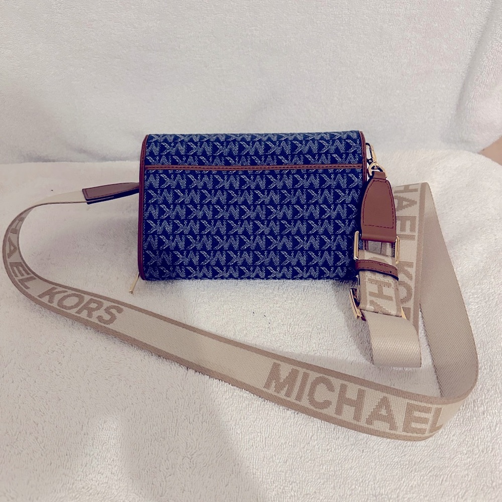 Denim Michael kors crossbody - Picture 6 of 8